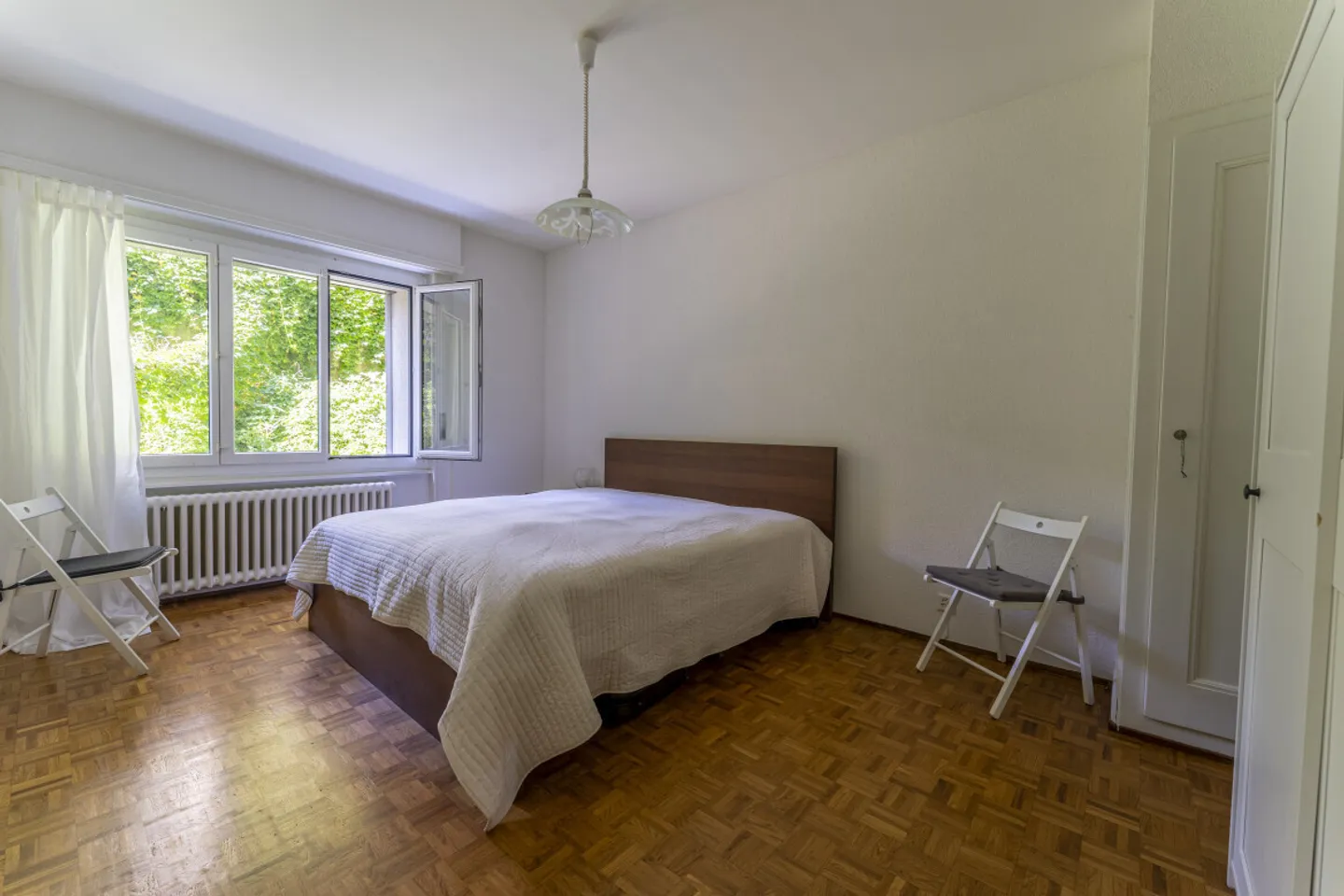 RARE LOCATION, TWO STEPS FROM THE CITY CENTER! - Photo 3 of 5