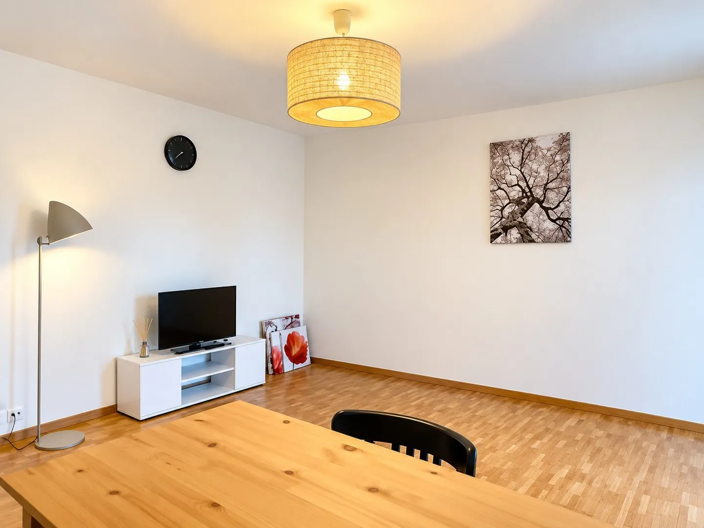 ✨Charmante möblierte 2,5-Zimmer-Wohnung mit Balkon in Dübendorf - Foto 1 von 13
