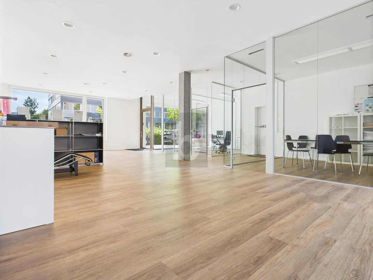 MODERN AND IN A PRIME LOCATION - Photo 2 of 6