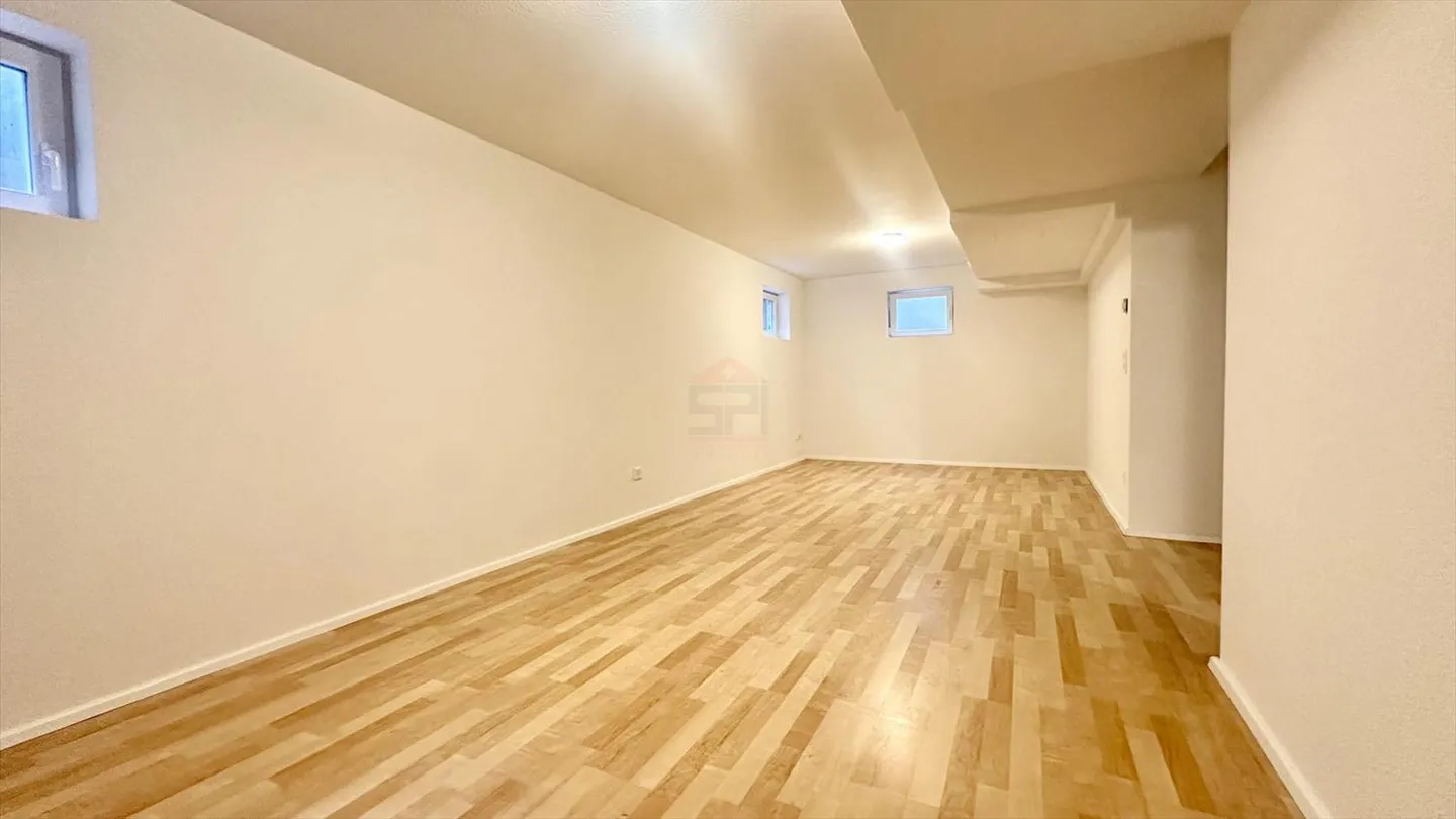 Incantevole casa semi-indipendente di 5 stanze con un bel giardino privato - Foto 9 di 13