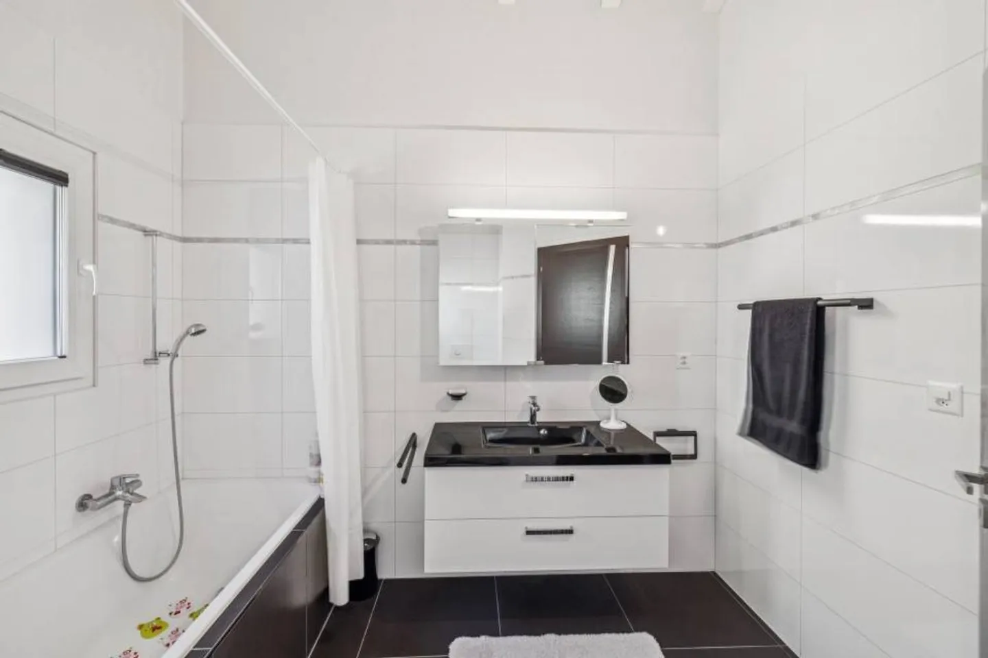 Villa moderna e confortevole con jacuzzi - Foto 8 di 9