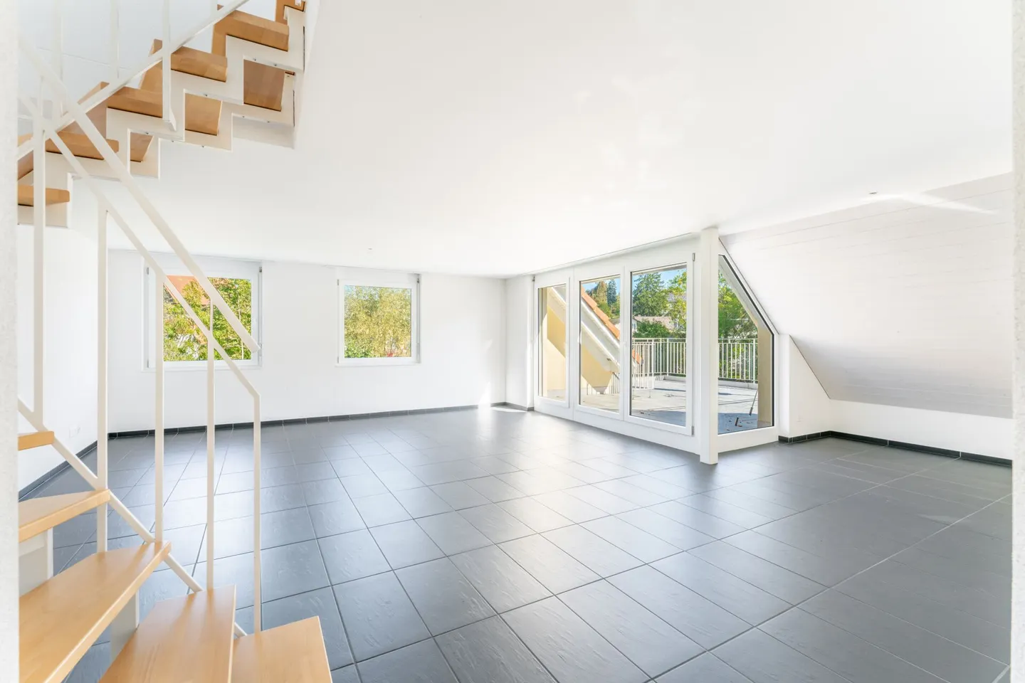 Appartement en duplex de 3,5 pièces avec balcon de 26 m² - Photo 1 sur 11