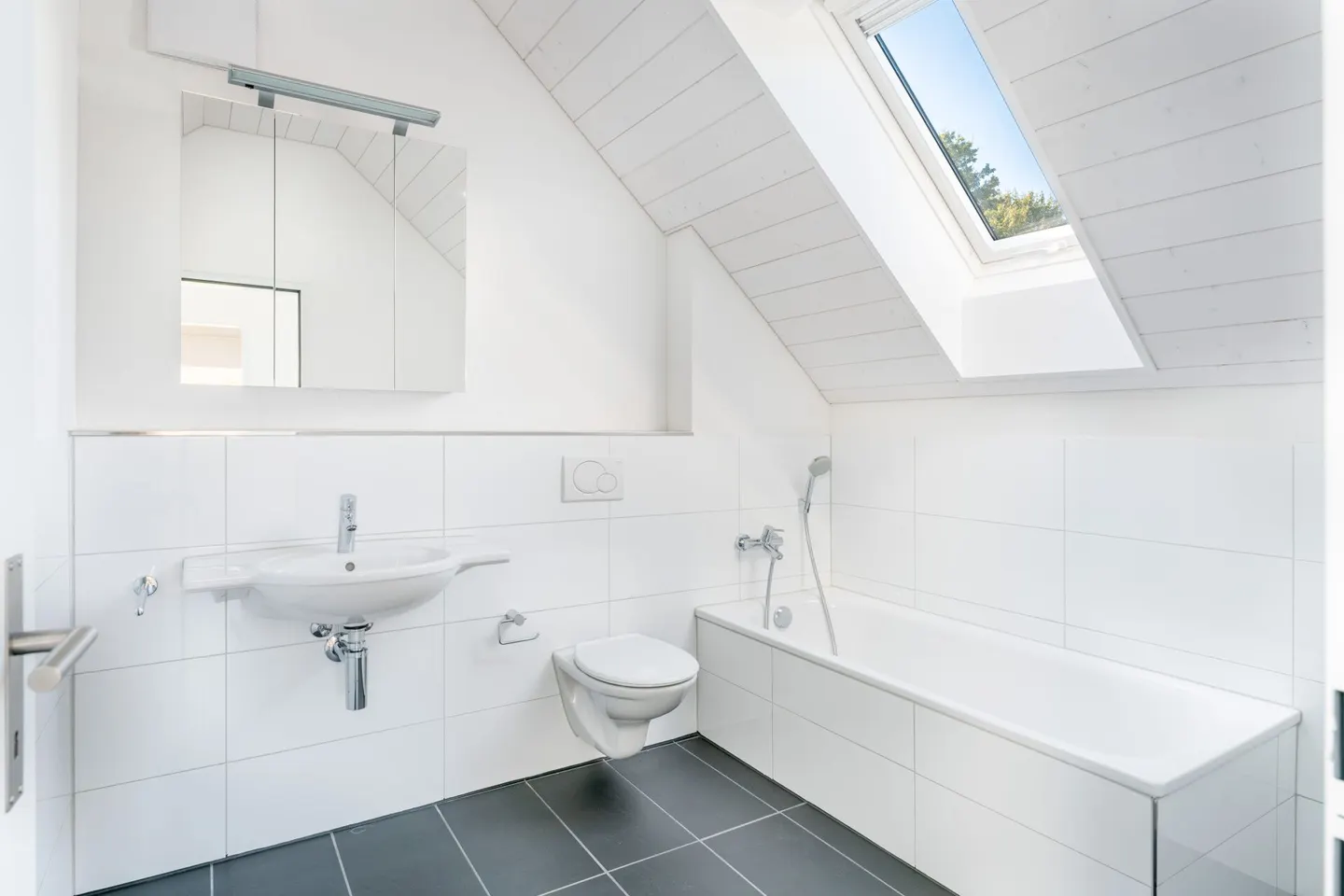 Appartement en duplex de 3,5 pièces avec balcon de 26 m² - Photo 5 sur 11