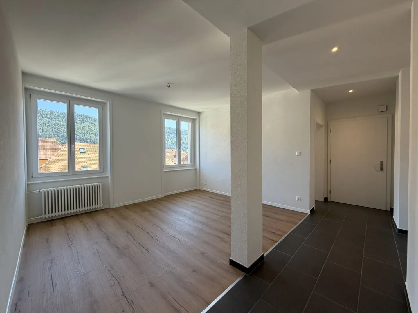 St-Imier, schöne und helle renovierte 4,5-Zimmer-Wohnung im 2. Stock - Foto 1 von 9