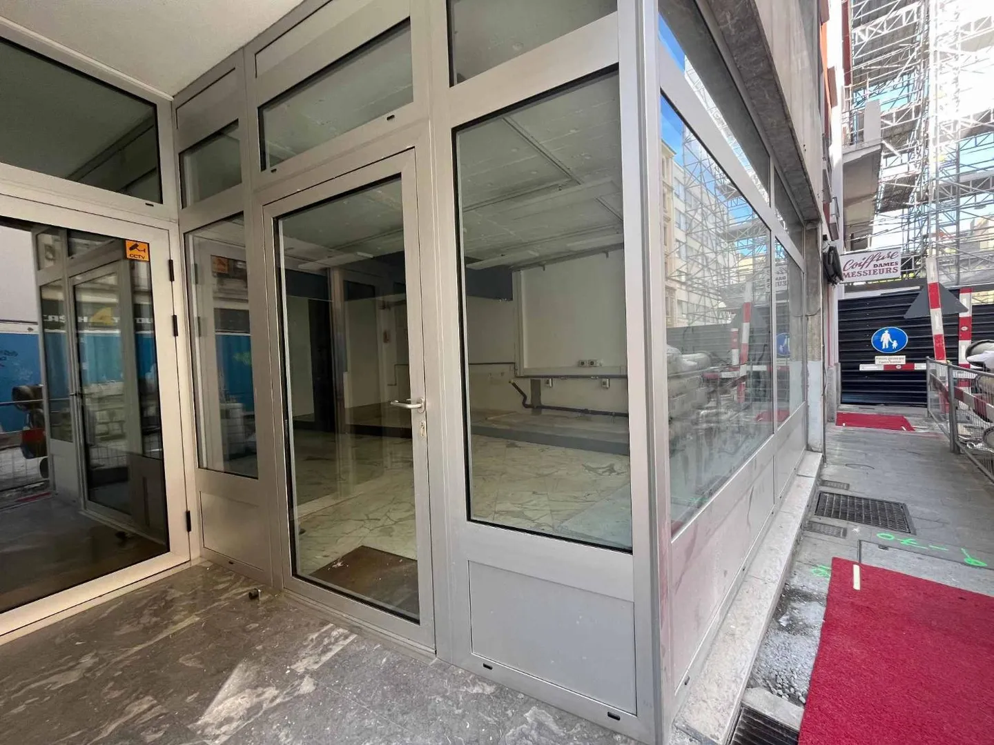 Arcade 81m2 Plainpalais - Foto 3 di 4