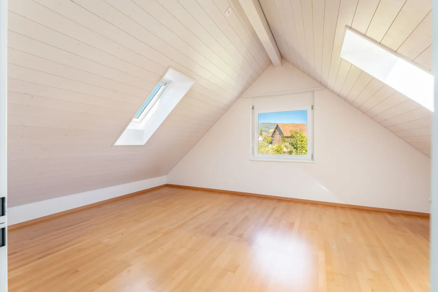 Appartement en duplex de 3,5 pièces avec balcon de 26 m² - Photo 9 sur 11