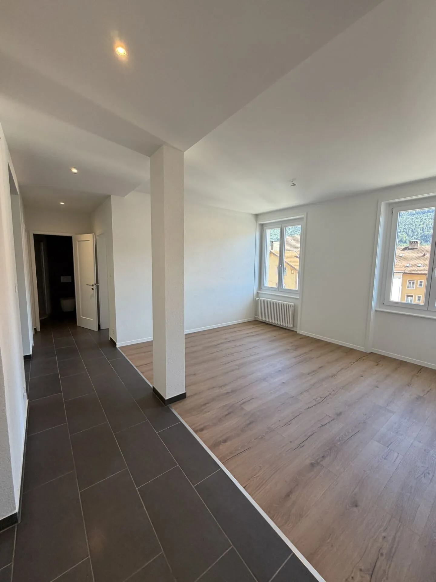 St-Imier, schöne und helle renovierte 4,5-Zimmer-Wohnung im 2. Stock - Foto 2 von 9
