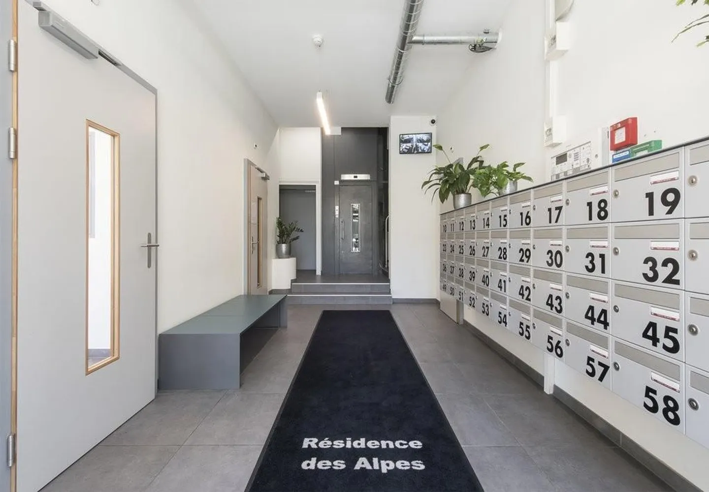 Rent without deposit - Furnished residence in the city center - Photo 2 of 8