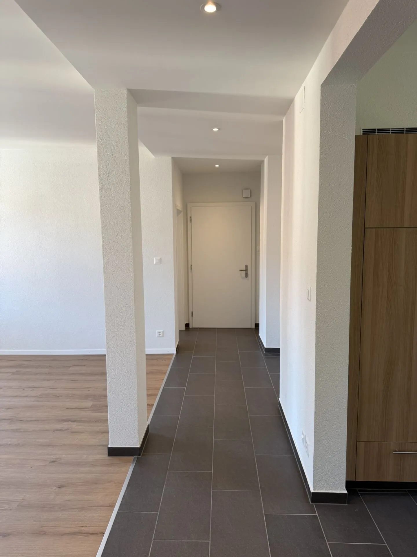 St-Imier, schöne und helle renovierte 4,5-Zimmer-Wohnung im 2. Stock - Foto 4 von 9