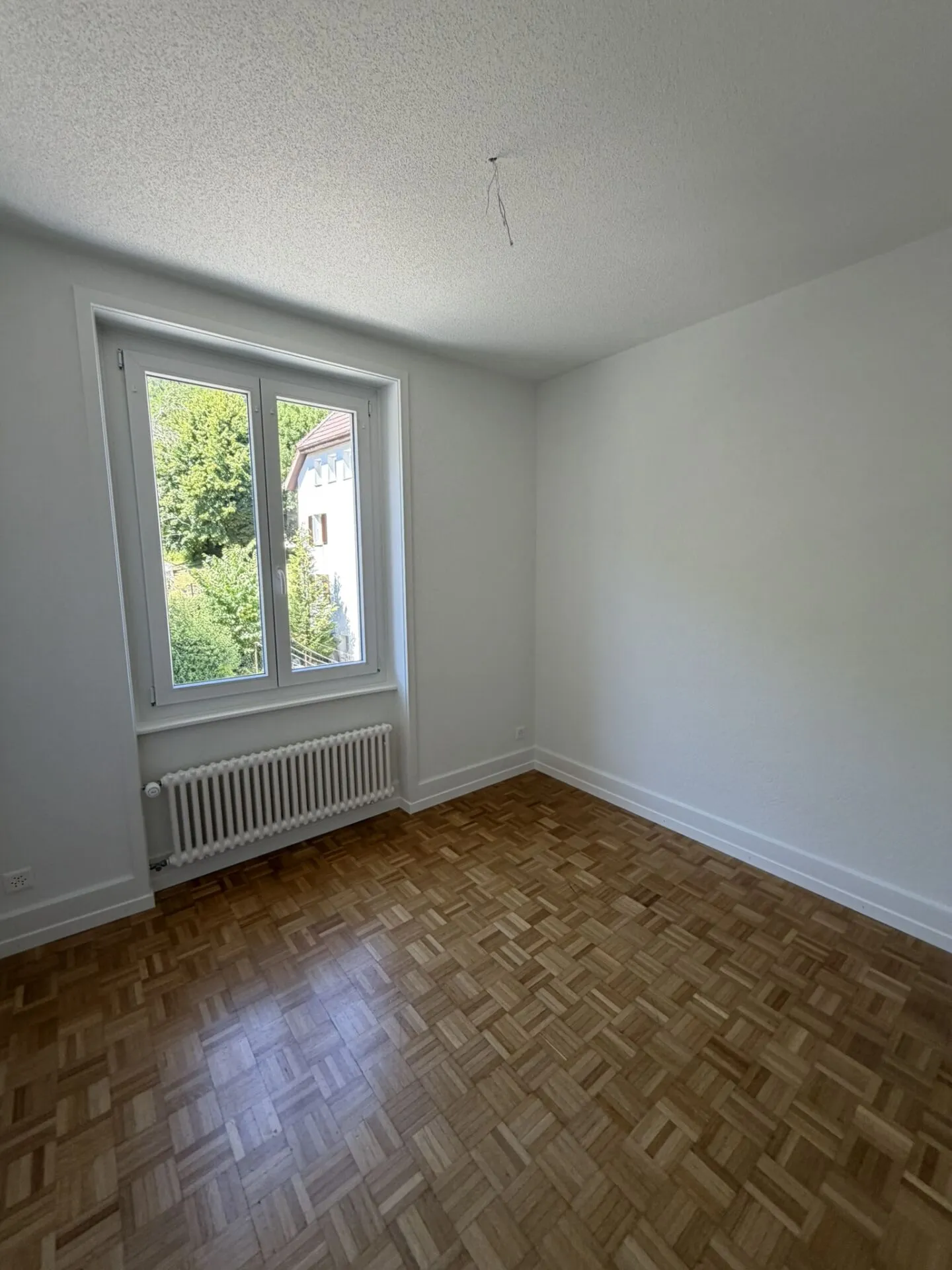St-Imier, schöne und helle renovierte 4,5-Zimmer-Wohnung im 2. Stock - Foto 8 von 9