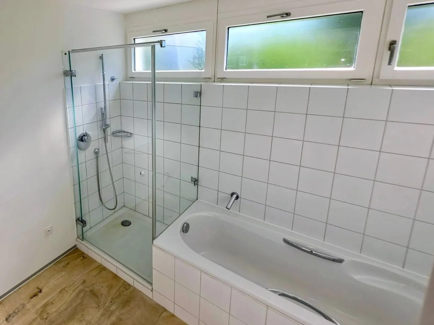 85 m² Sogno Abitativo - Idyllico Appartamento Giardino 2.5 Stanze con Stagno - Foto 8 di 10