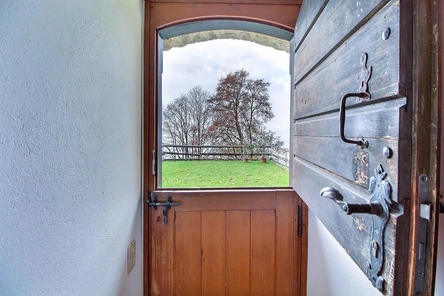 Exceptional House in Occupied Life Annuity Limited to 10 Years – Panoramic View of Lake Geneva - Photo 7 of 19
