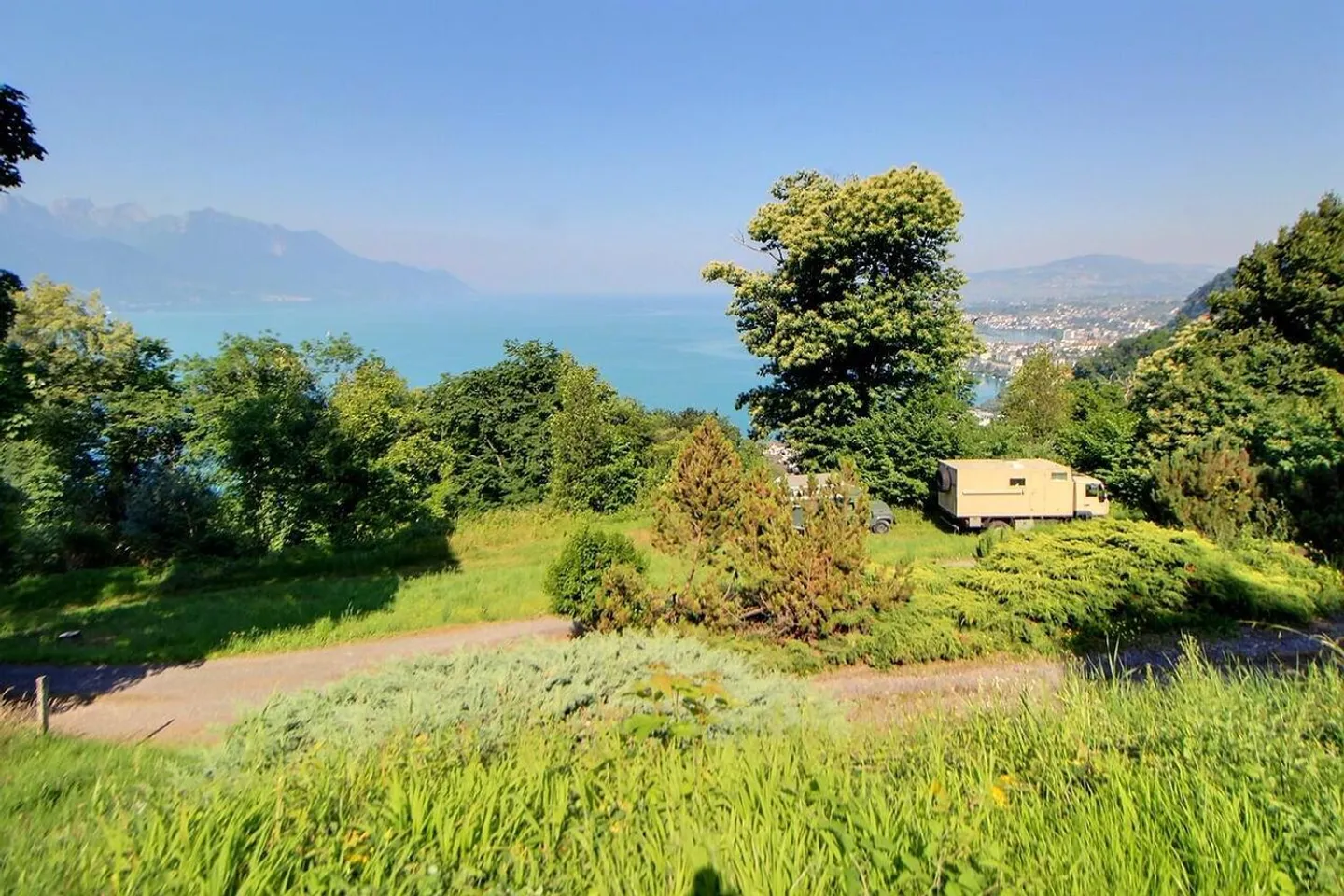 Exceptional House in Occupied Life Annuity Limited to 10 Years – Panoramic View of Lake Geneva - Photo 11 of 19