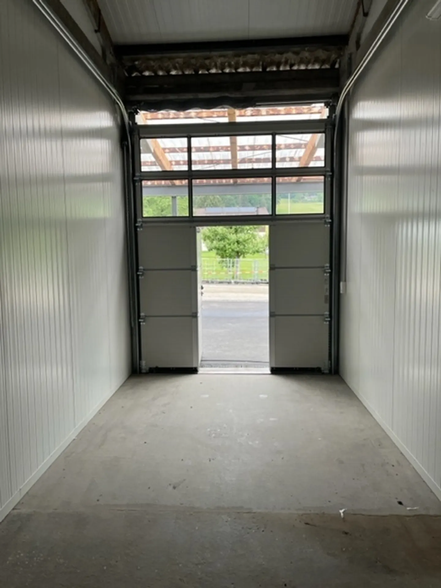 Versatile Garage and Workshop Space - Photo 4 of 5
