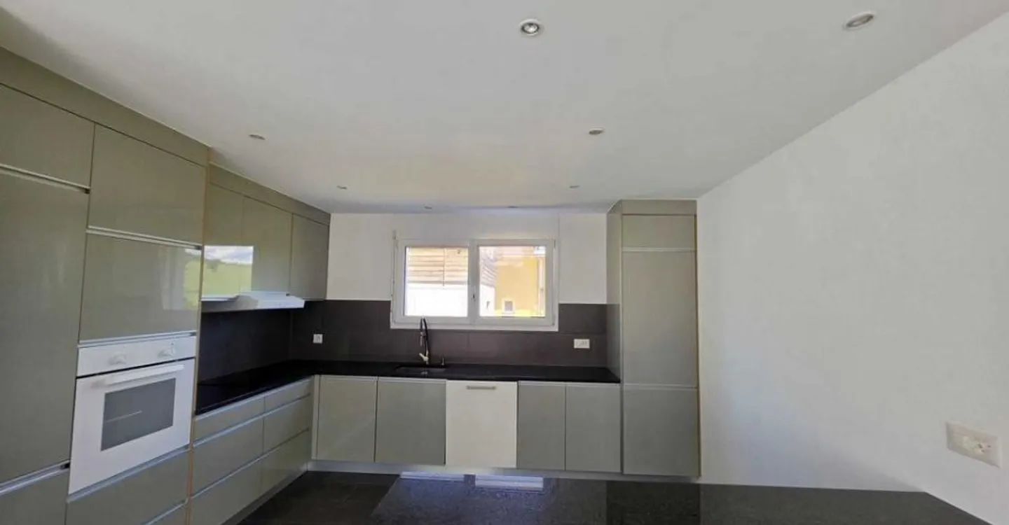 Villa a schiera di 5,5 stanze a Romont - Foto 2 di 12