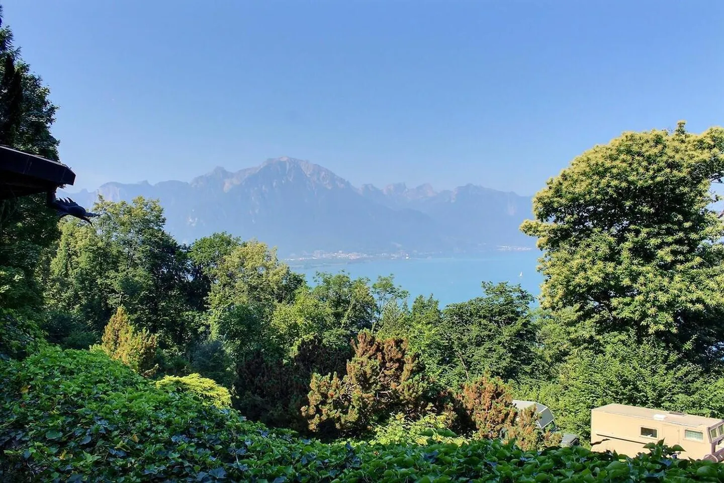 Exceptional House in Occupied Life Annuity Limited to 10 Years – Panoramic View of Lake Geneva - Photo 18 of 19