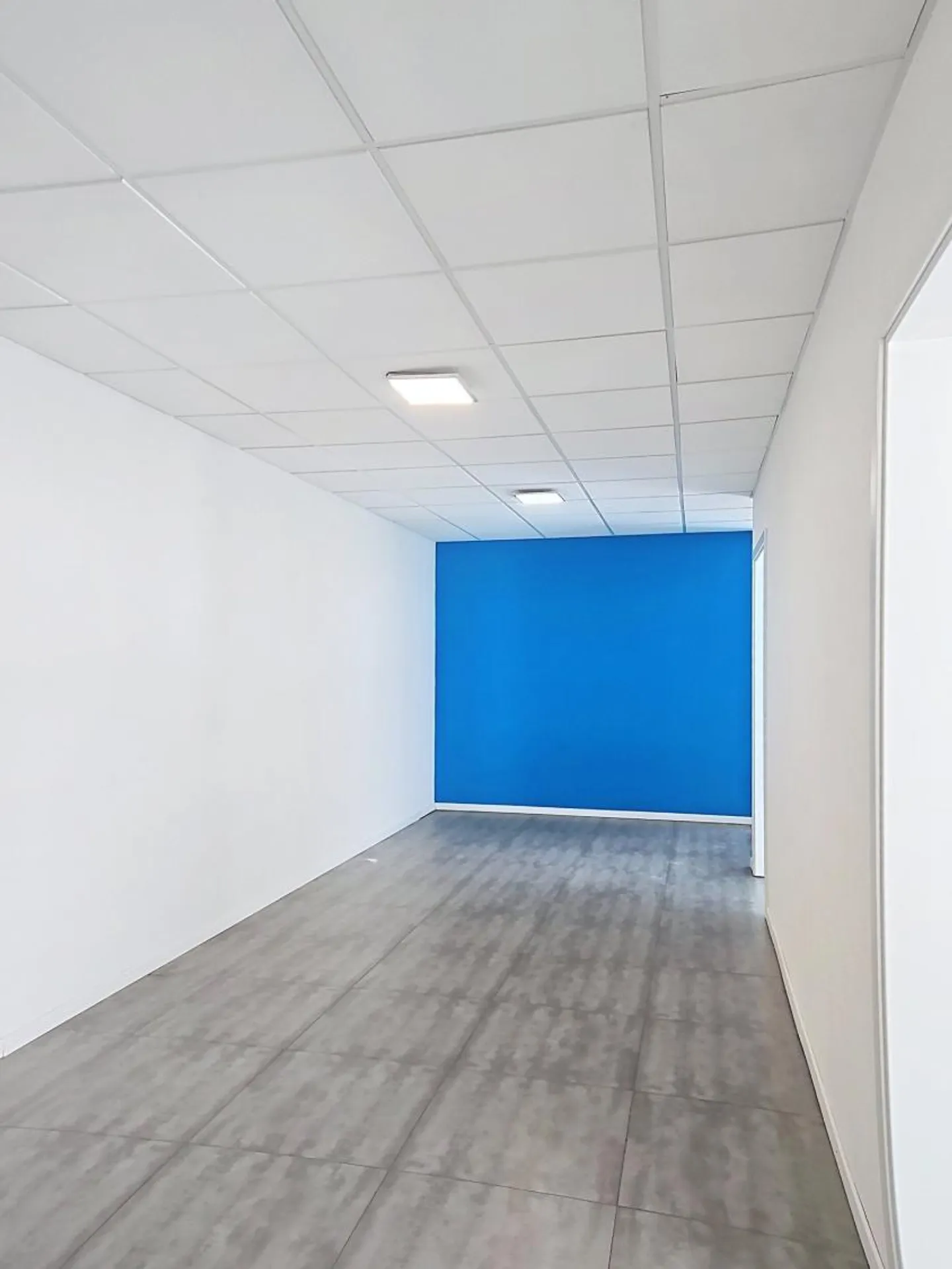 Geräumiger Büroraum zur Miete - Foto 8 von 9