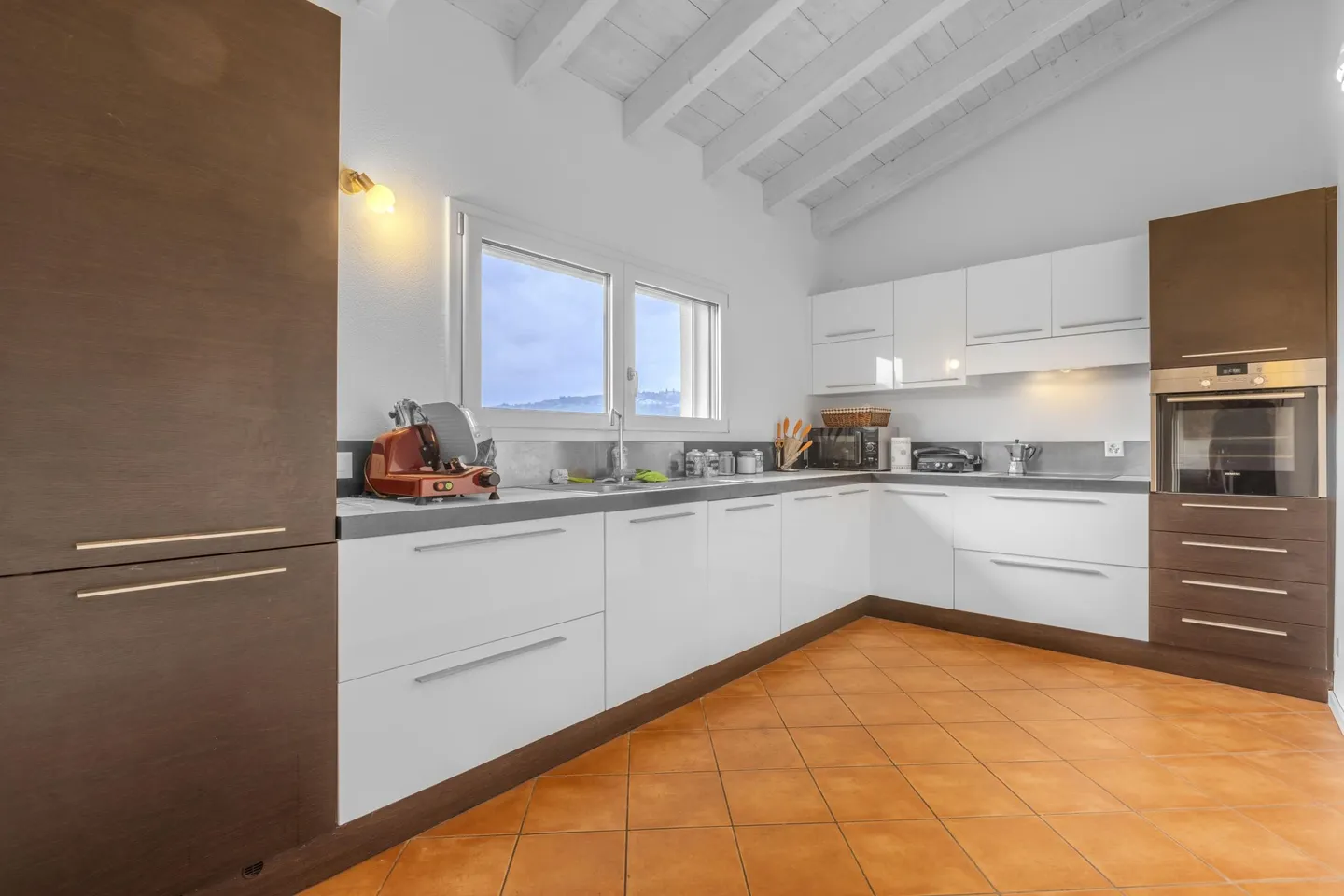 STUPENDES DACHGESCHOSS 3.5 MIT FREIER SICHT IN MENDRISIO ZENTRUM - Foto 1 di 9