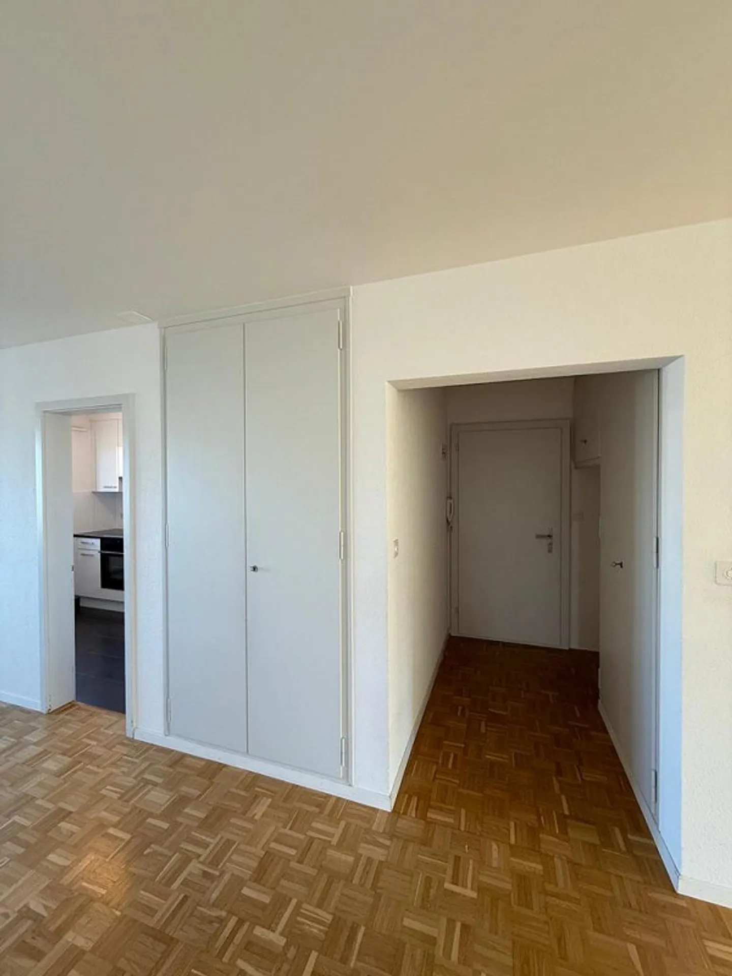 3.5-Zimmerwohnung mit zwei Balkonen neben dem Liebefeldpark - Foto 8 von 12