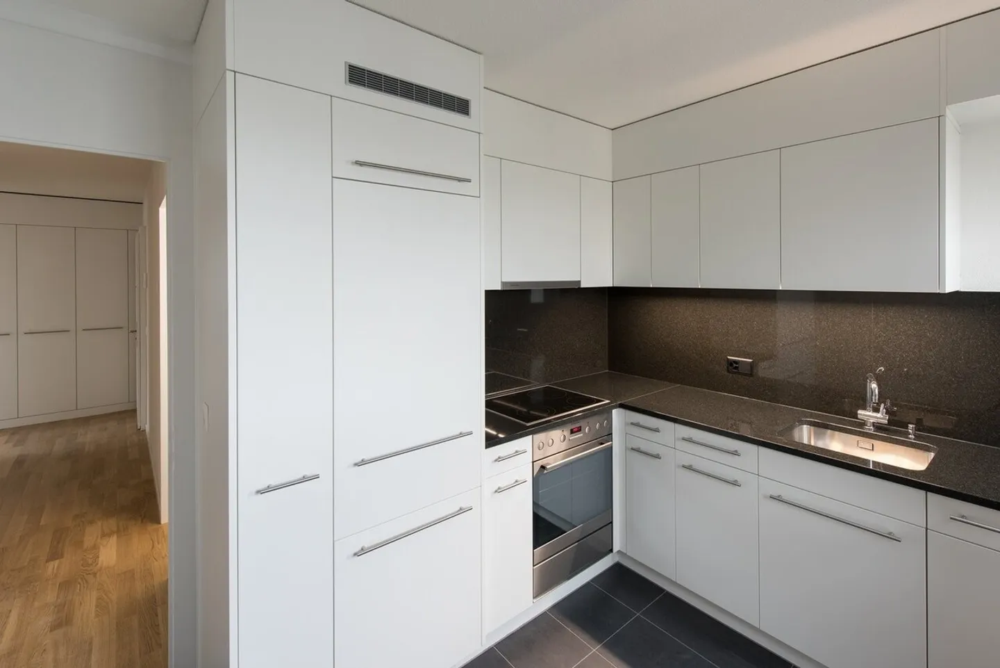 Promozione di primavera! Approfitta di un mese di affitto netto gratuito! - Foto 3 di 11