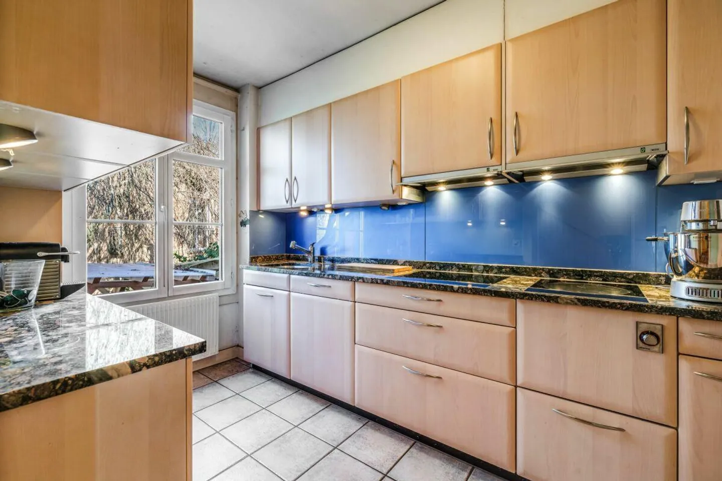 Charming Semi-Detached Family House with Large Garden - Photo 5 of 13