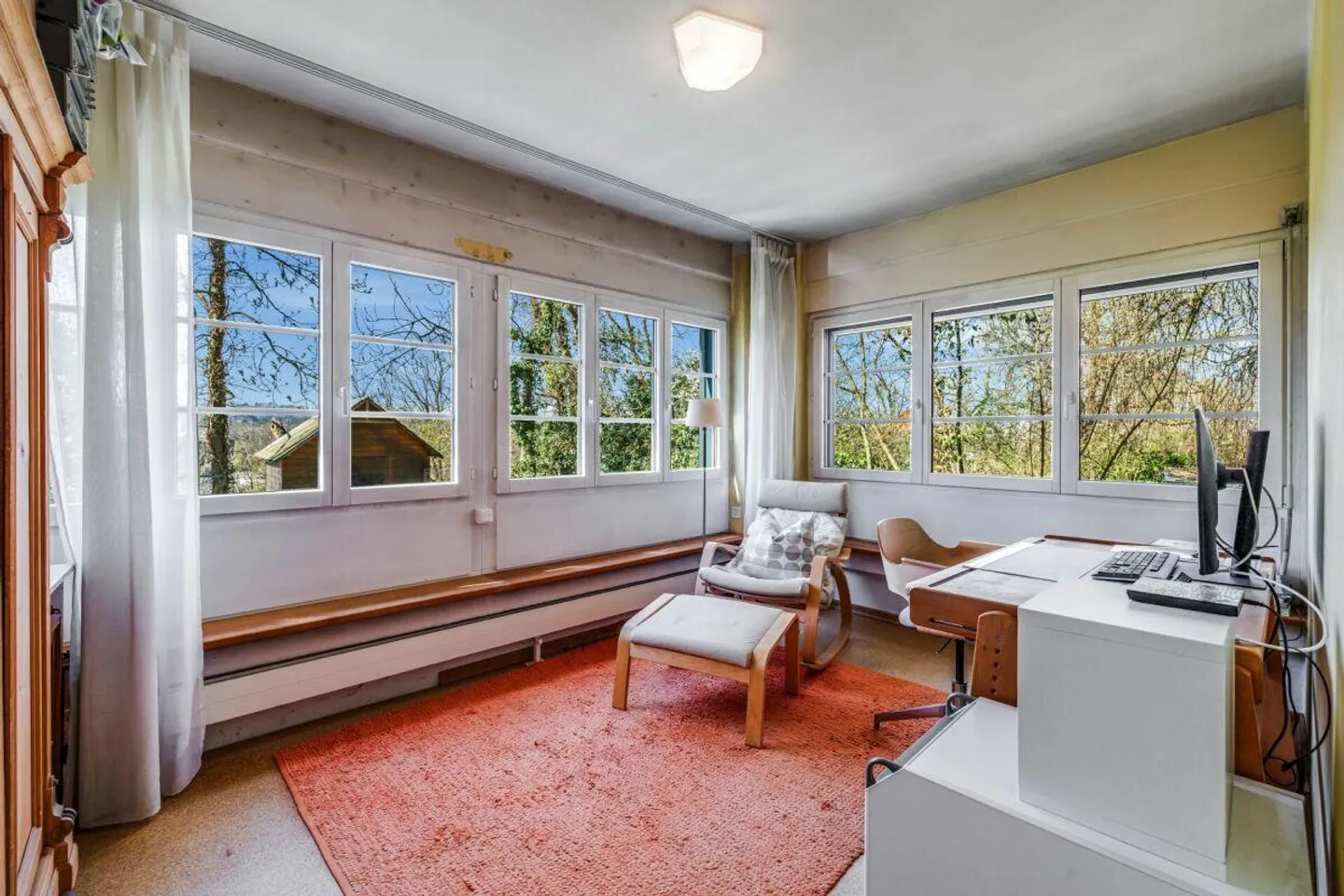 Charming Semi-Detached Family House with Large Garden - Photo 6 of 13