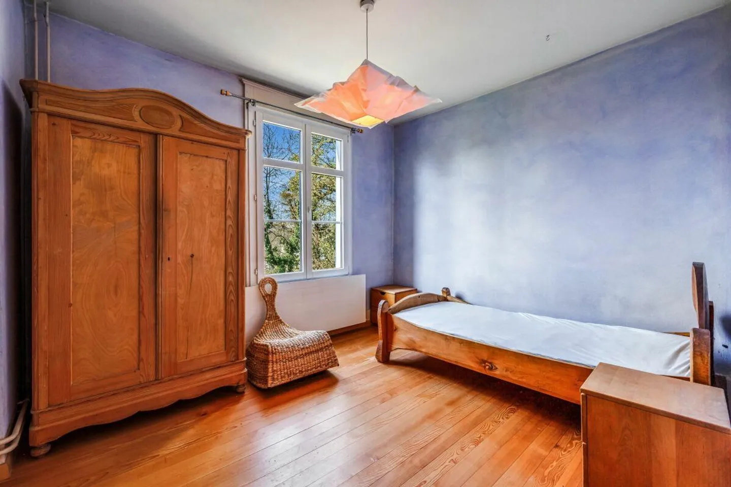 Charming Semi-Detached Family House with Large Garden - Photo 7 of 13