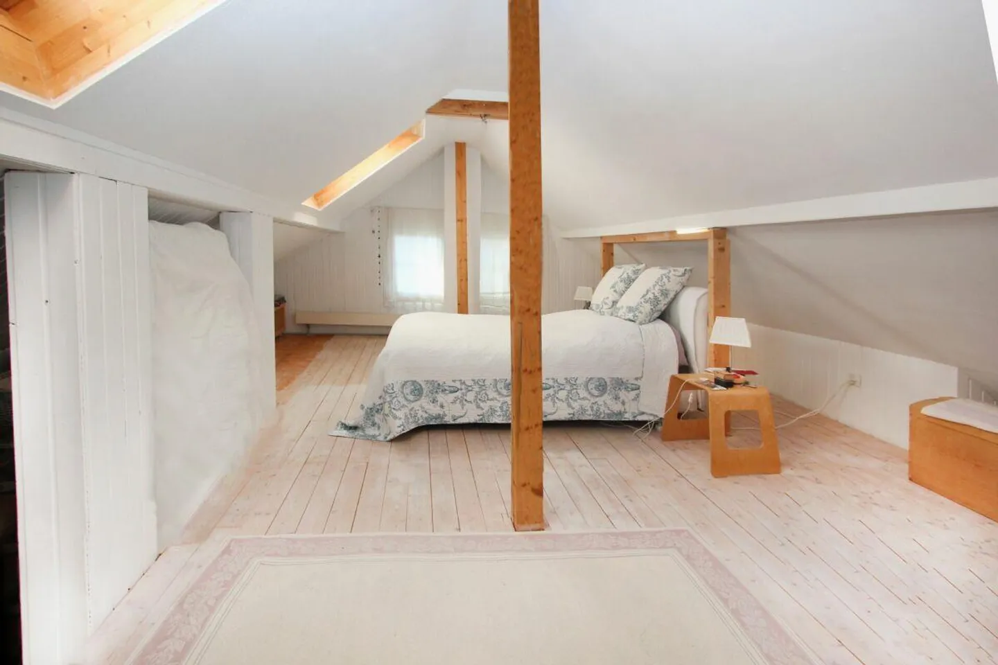 Charming Semi-Detached Family House with Large Garden - Photo 10 of 13