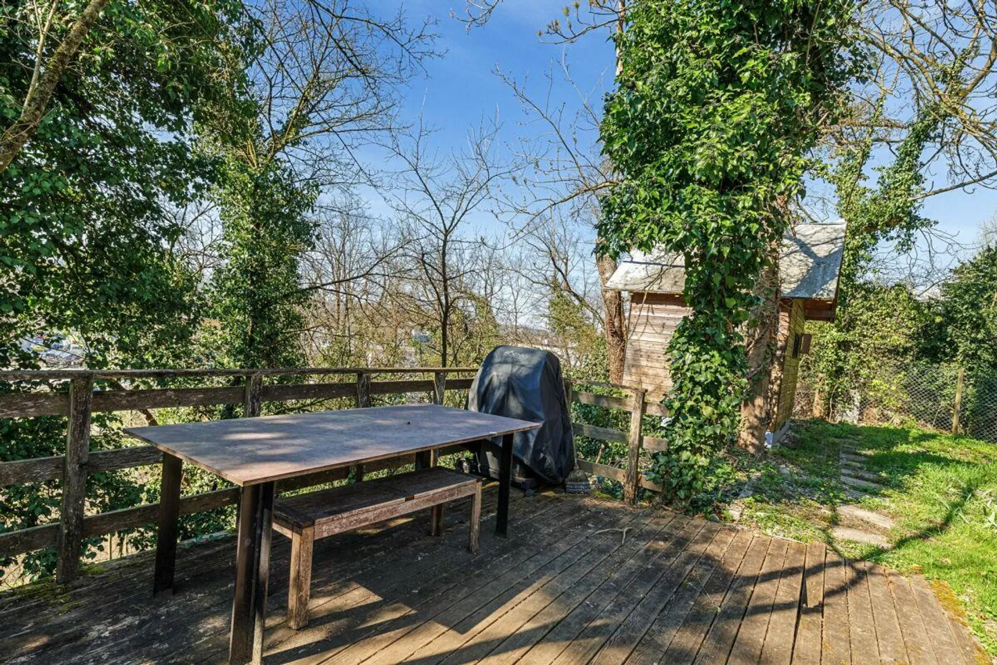 Charming Semi-Detached Family House with Large Garden - Photo 12 of 13