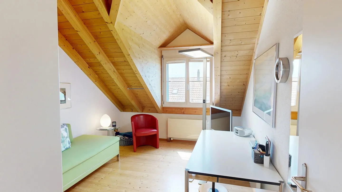 Maison jumelée bien entretenue avec beau jardin - Photo 9 sur 15