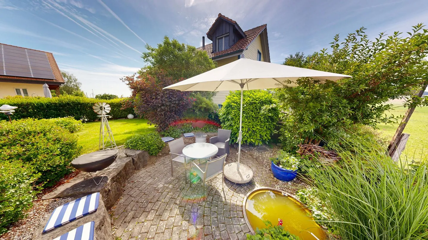 Maison jumelée bien entretenue avec beau jardin - Photo 15 sur 15