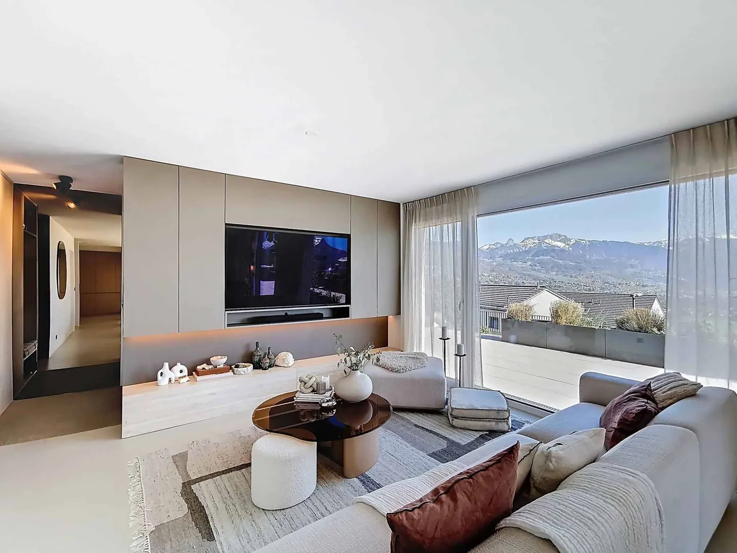 Moderne Villa mit atemberaubendem Blick - Foto 3 von 11