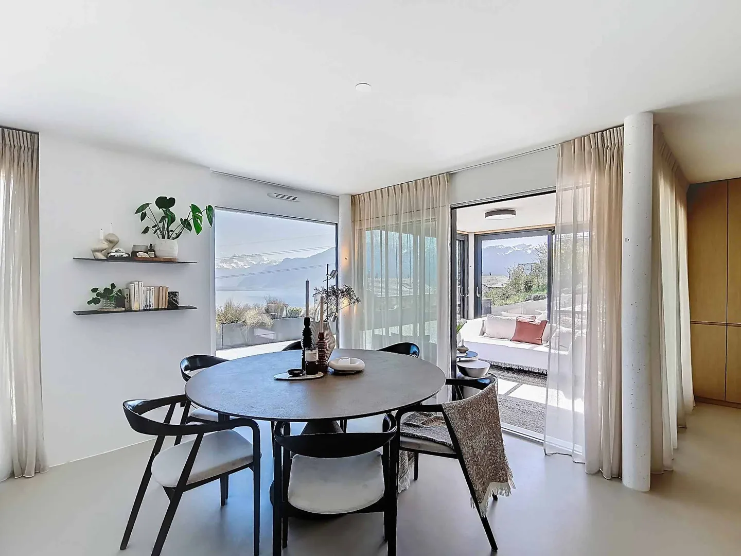 Moderne Villa mit atemberaubendem Blick - Foto 4 von 11