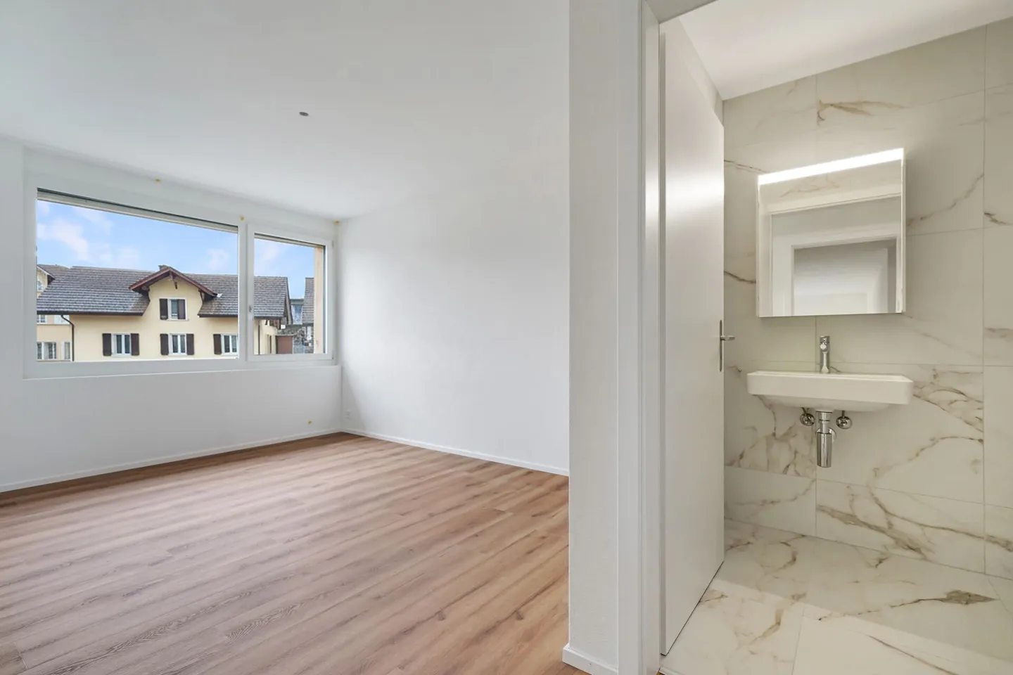 Move in, breathe, feel good - new apartment with sunny loggia - Photo 9 of 13