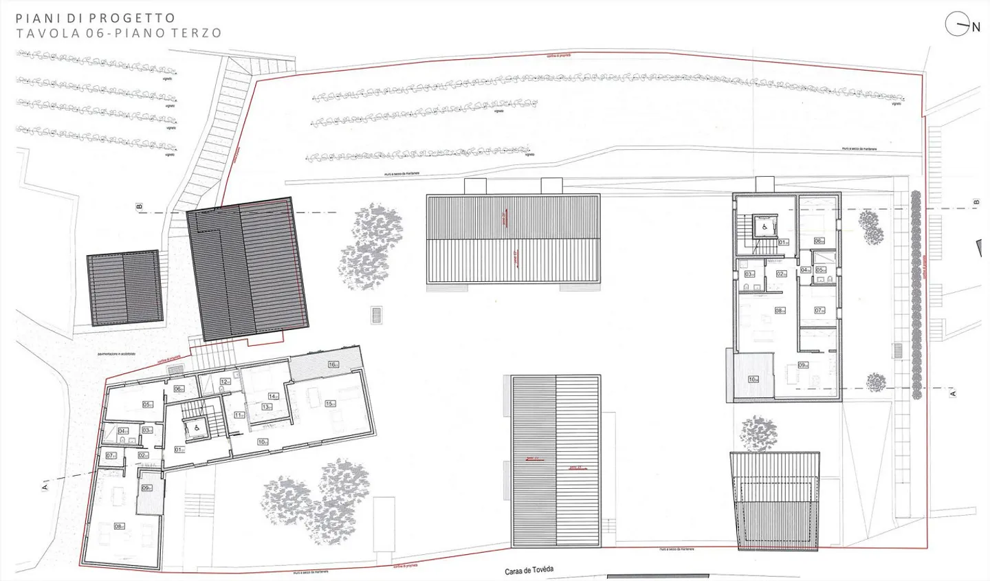 Terrain constructible de 2370 m² avec permis de construire approuvé - Photo 8 sur 12