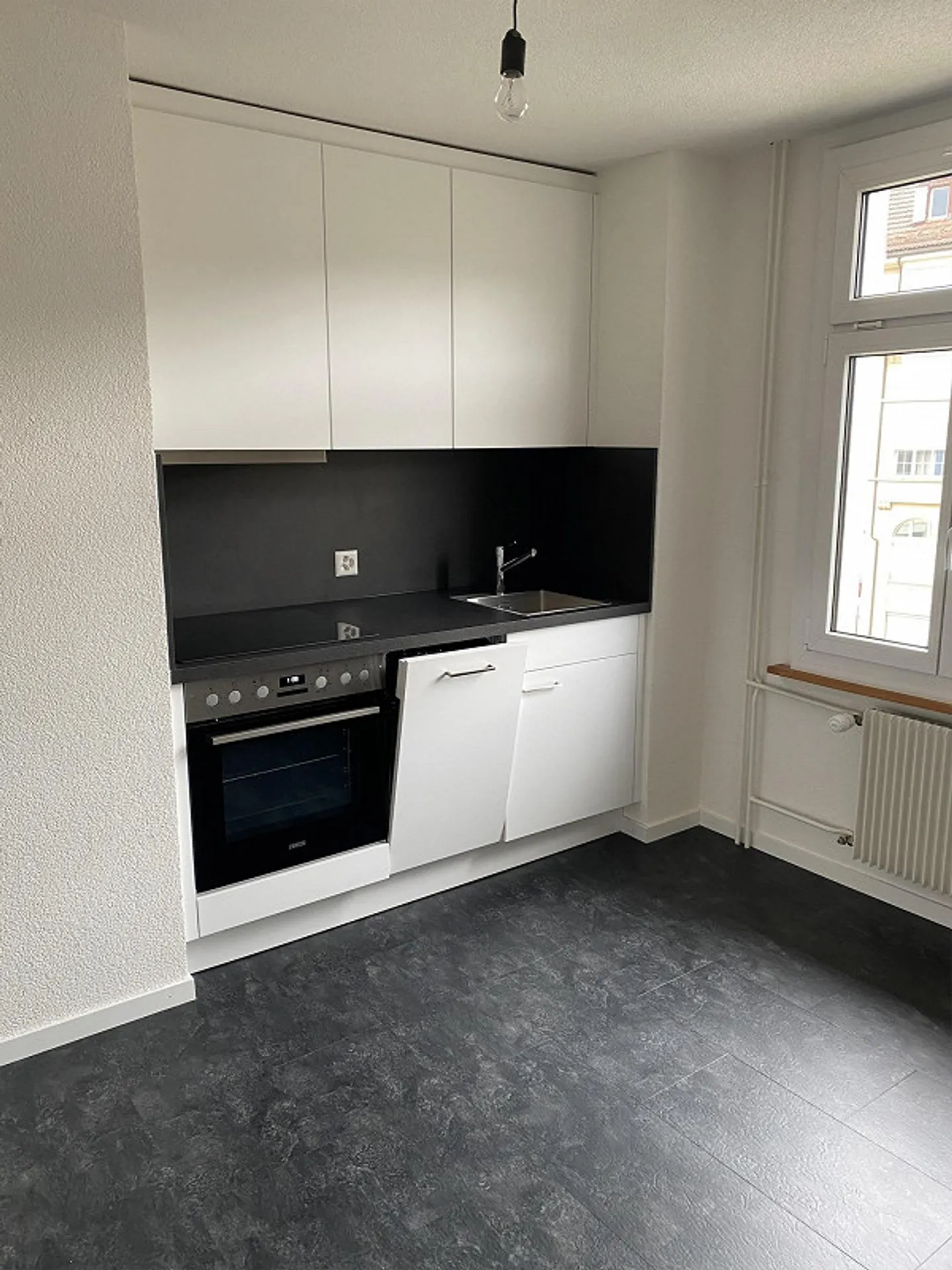 Ampio appartamento di 1,5 stanze - Foto 2 di 12