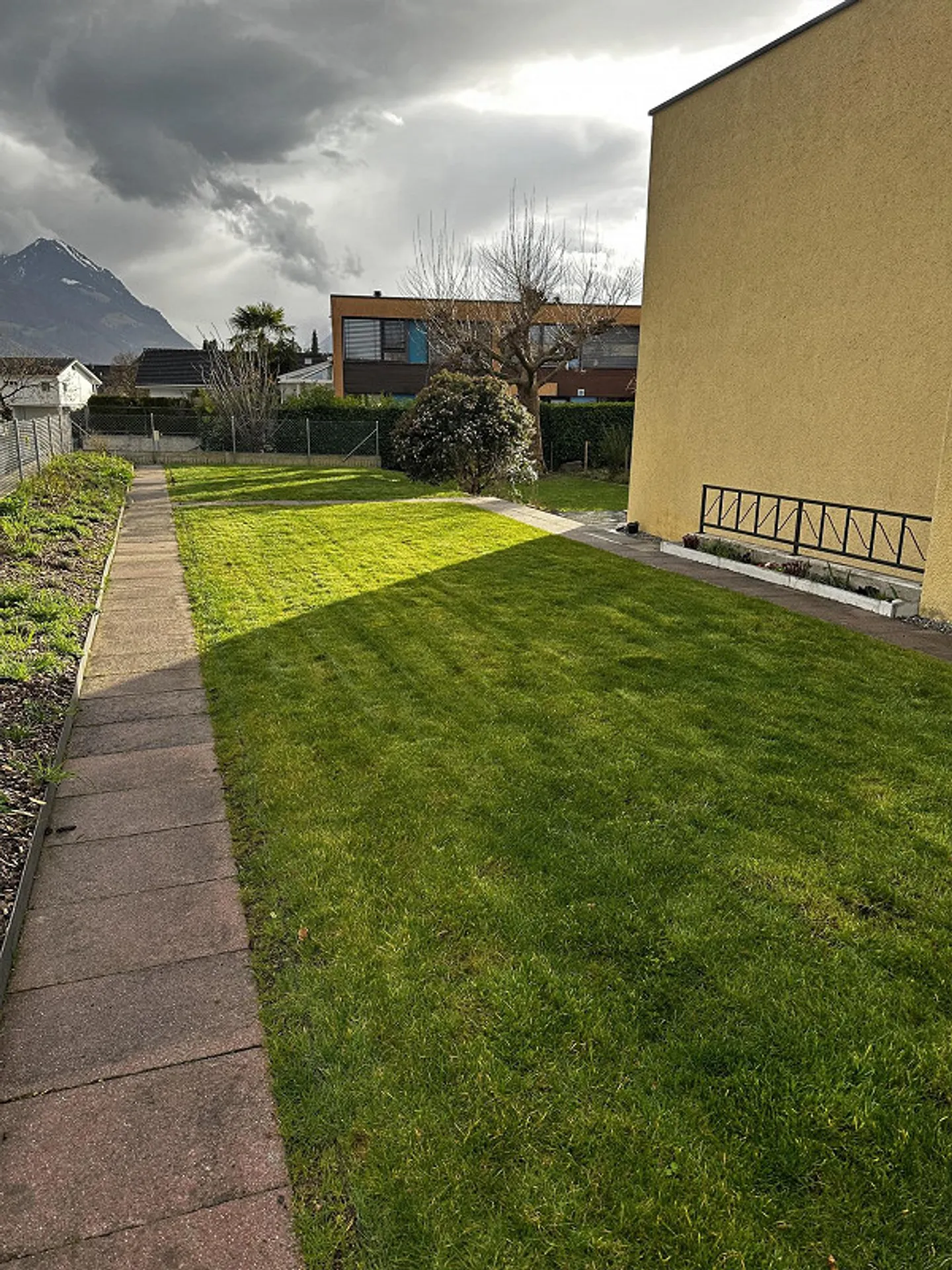 Beautiful 5 ½ row house in Sarnen - Photo 2 of 17