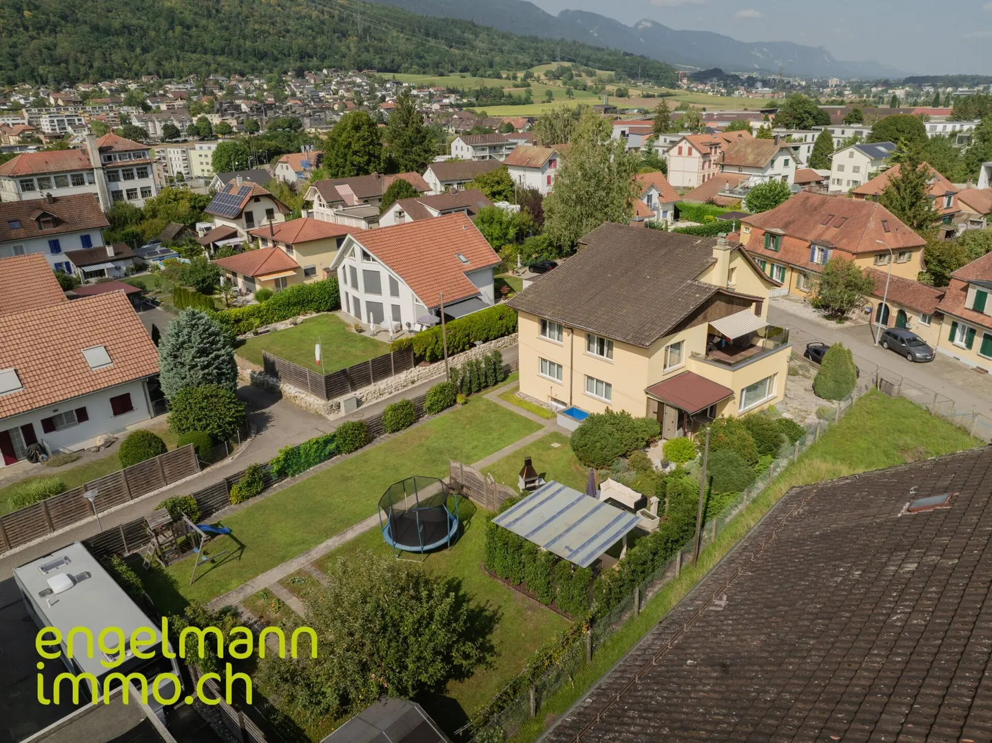 Casa bifamiliare / Casa con due appartamenti - Foto 1 di 13