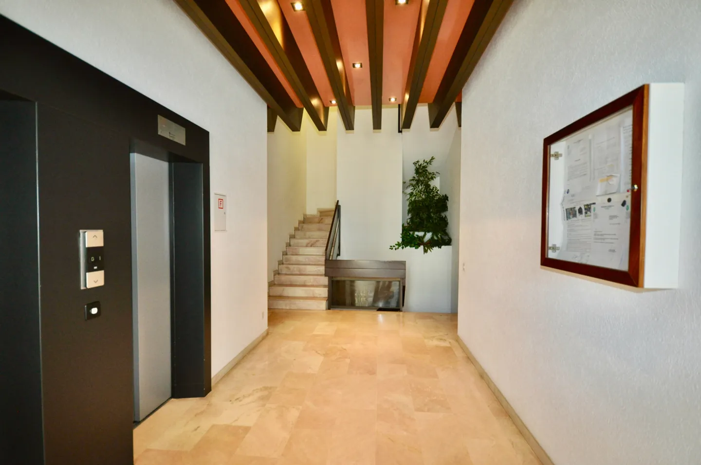 Office space for sale - Photo 10 of 13