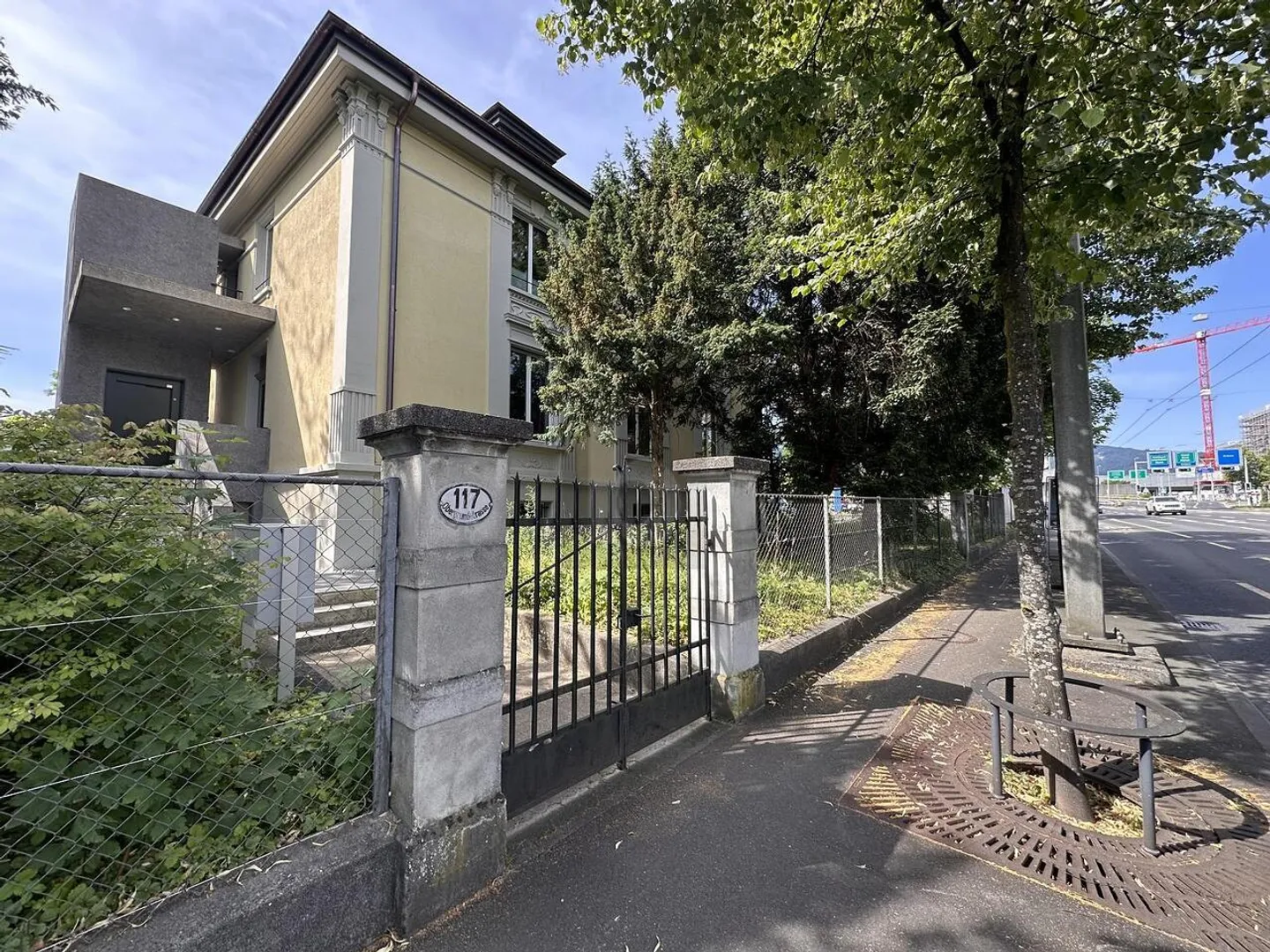 REPRÉSENTATIF DANS UN EMPLACEMENT CENTRAL - Photo 4 sur 6