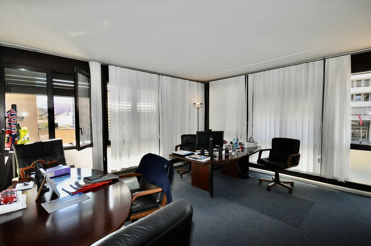 Office space for sale - Photo 3 of 13