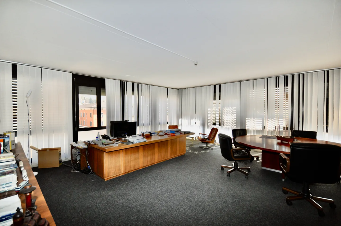 Office space for sale - Photo 4 of 13