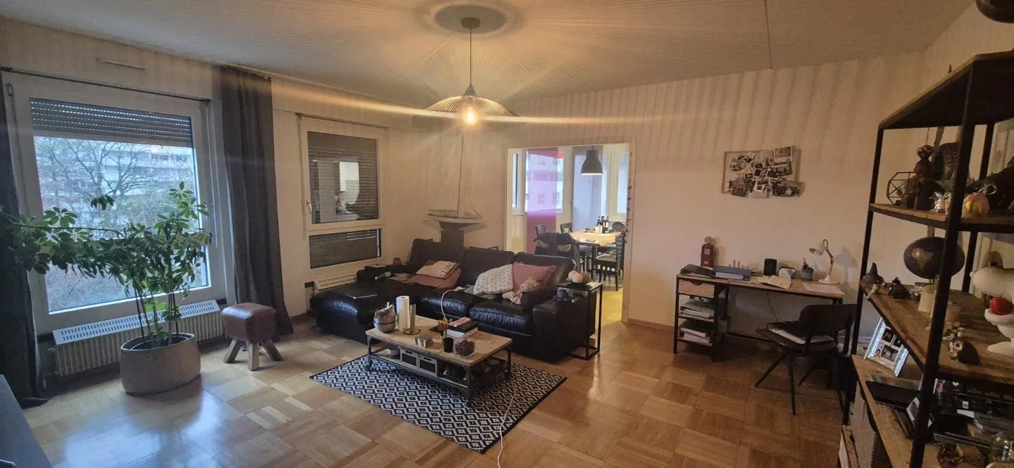 Magnifico appartamento di 4,5 locali con balcone a Chêne-Bougeries - Foto 1 di 5