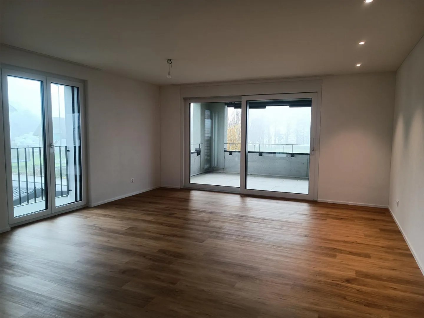 Floor apartment with a view of greenery - Photo 3 of 9