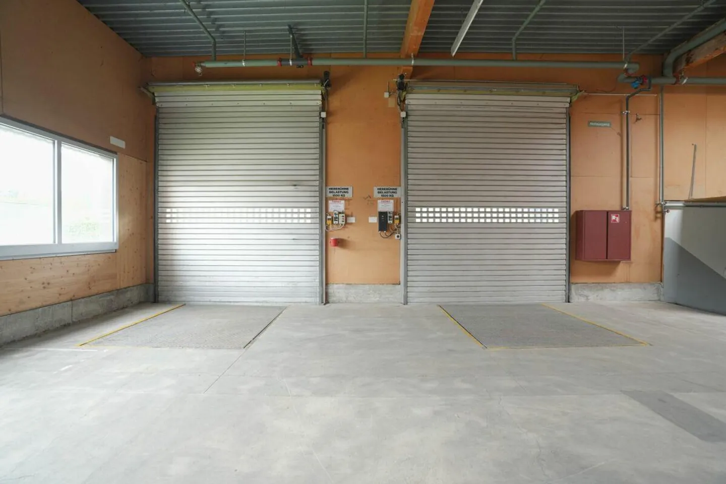 Attractive commercial/office and storage spaces - Photo 6 of 10