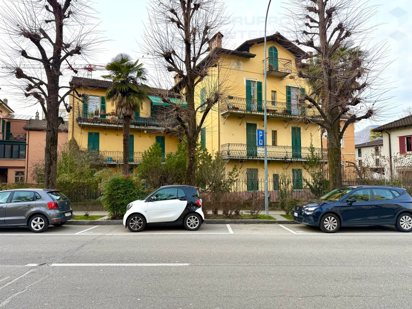 Maison de l'époque avec 9 appartements - Photo 1 sur 7