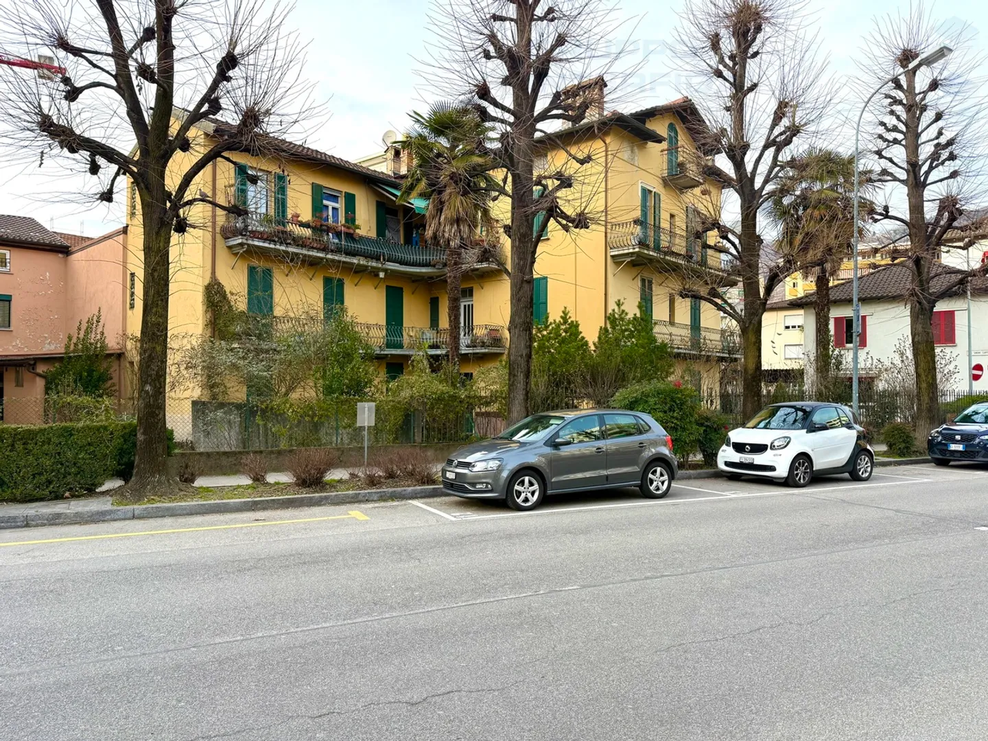 Maison de l'époque avec 9 appartements - Photo 3 sur 7