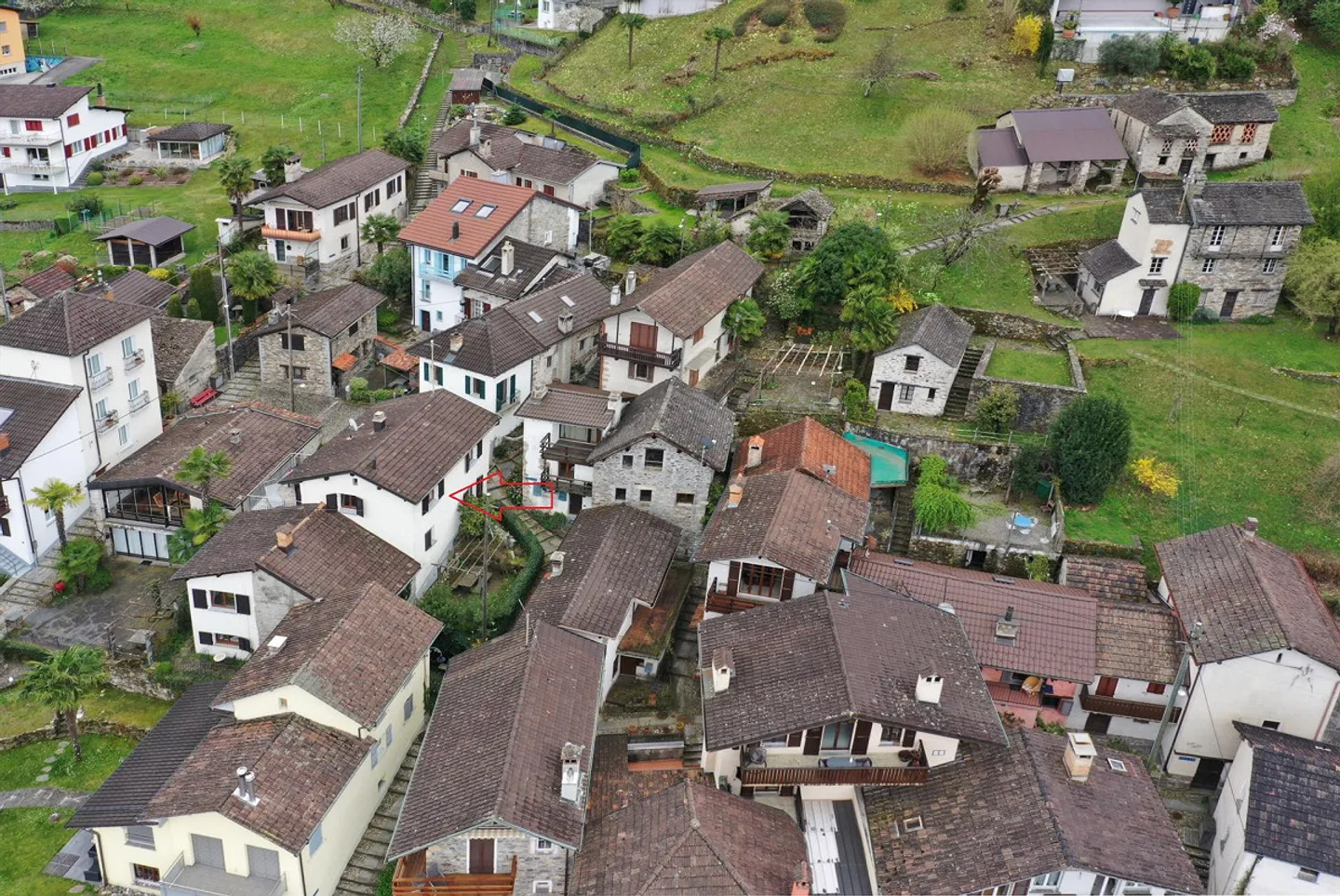 Casa unifamiliare nel centro del paese di Fosano in posizione tranquilla - Foto 4 di 16