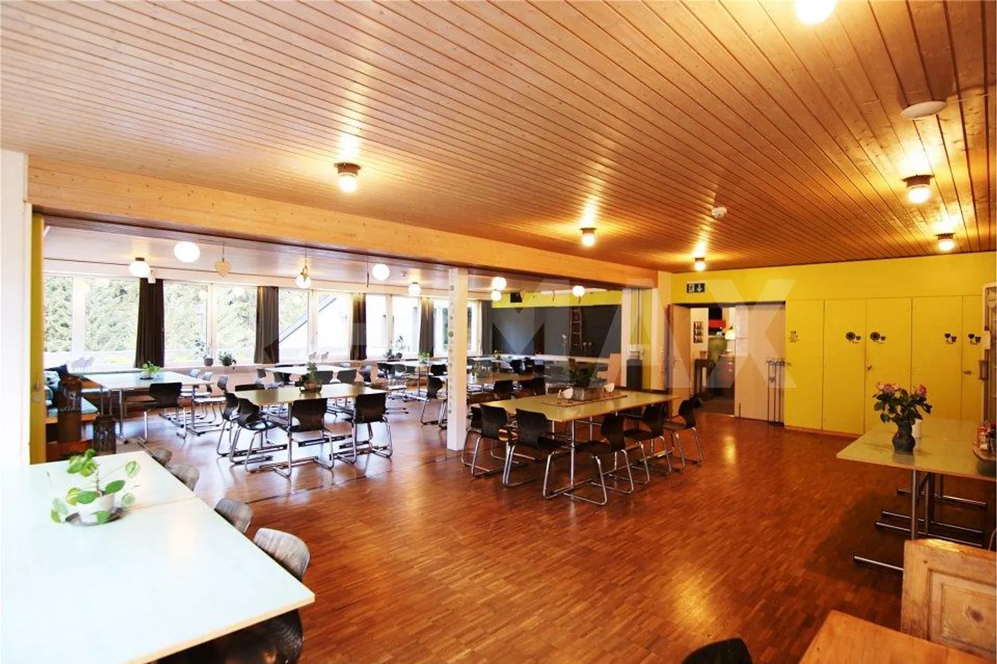 Casa per ospiti e proprietà multifunzionale nel cuore della zona turistica di Lenzerheide - Foto 9 di 13