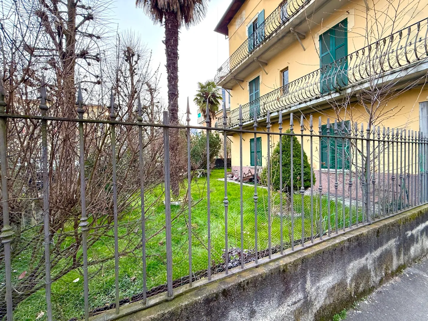 Maison de l'époque avec 9 appartements - Photo 7 sur 7